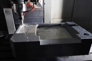 Metal processing with CNC spindle and simultaneous cooling