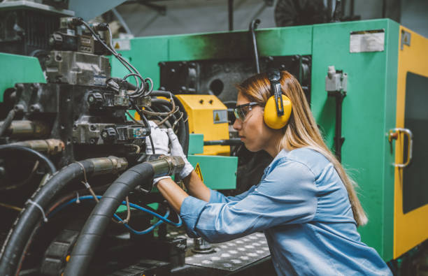 ¿Cuánto ganan los operarios de máquinas CNC? - ¿Para qué se utiliza un torno CNC? - ¿Qué es la experiencia en CNC? - ¿El CNC es aditivo o sustractivo? - Cómo iniciar un negocio de CNC: una guía completa